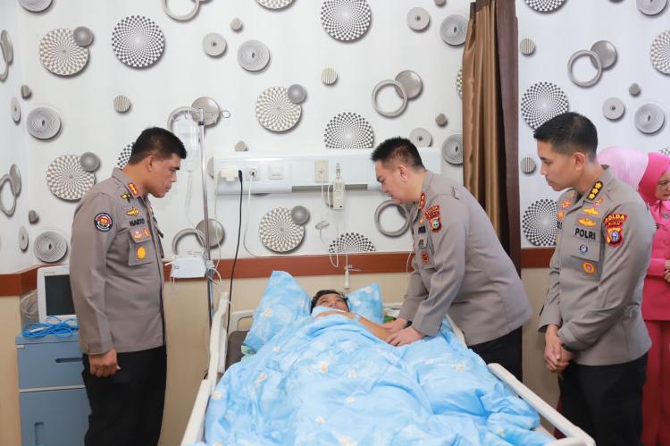 Kapolda Riau Irjen Moh Iqbal yang Juga Ketua Angkatan Akpol 1991, Irjen Moh Iqbal Jenguk Kapolda Jambi