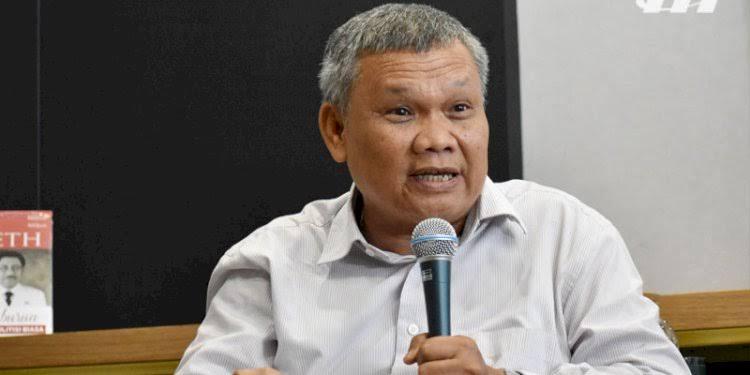 Menpora Mundur Tampak Tidak Normal