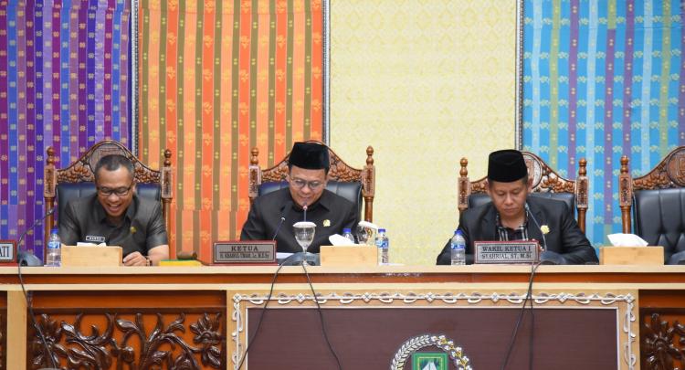 Bupati Bengkalis Menyampaikan Jawaban Terhadap Pandangan Umum Fraksi - Fraksi DPRD