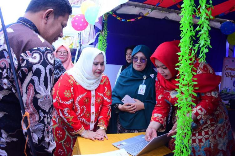 Ramaikan Acara Expo Ekraf Pesona Bermasa di Halaman Wisma Daerah Sri Mahkota