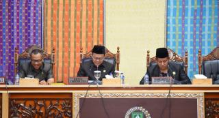Bupati Bengkalis Menyampaikan Jawaban Terhadap Pandangan Umum Fraksi - Fraksi DPRD
