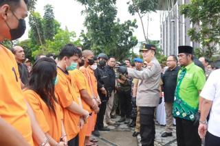 Jaga Khusu’nya Ibadah Bulan Ramadhan, Polda Riau Musnahkan Narkoba Hingga Miras dan Knalpot Brong