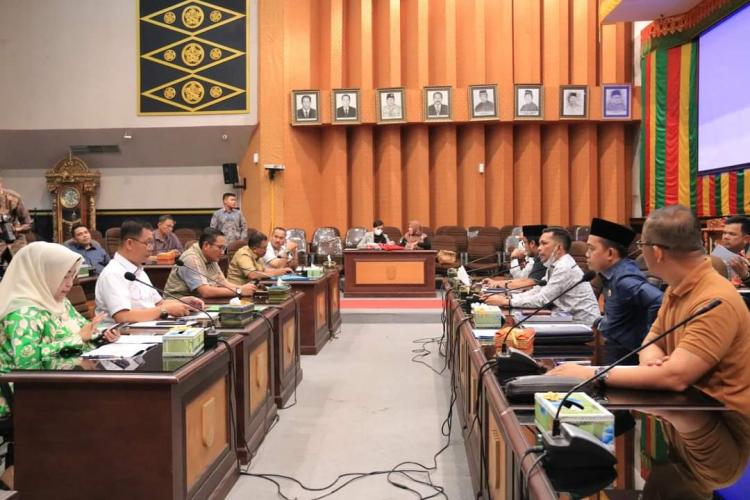 Disahkan DPRD Pekanbaru, Pansus LKPj Minta Agar Pemko Lunasi Tunda Bayar 
