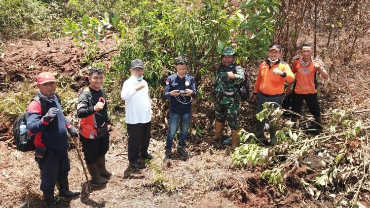 Karhutla Di Tanjung Leban, BPBD Bengkalis Bersama Tim Satgas Lakukan Pendinginan