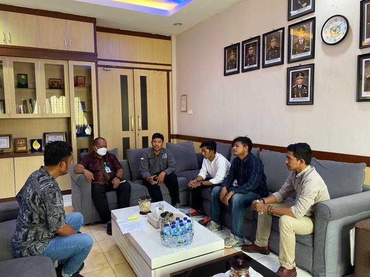 Bingkai Suasana Lebaran, DPC PJS Tanjab Barat dan DPD Jambi Silaturahmi Bersama Kajari