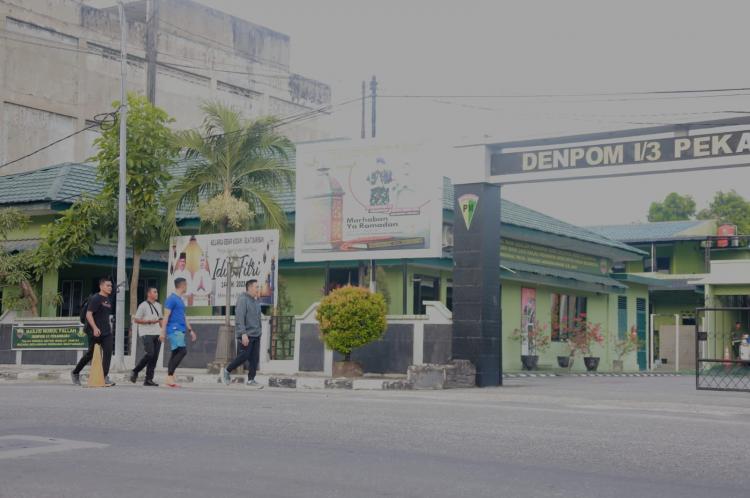 Kebiasaan Unik Kapolda Riau Menyambangi Pos Penjagaan TNI/Polri