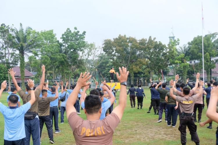 Gelar Olah Raga Bersama TNI-Pori, Kapolda Riau : Sinergitas Dua Lembaga Tersebut Merupakan Harga Mati