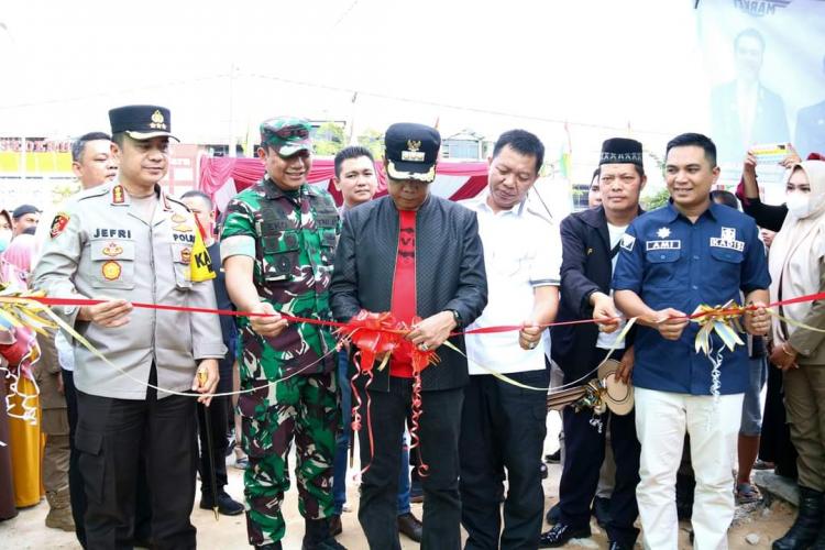 Mulai Ditempati Pedagang, Pj Wali Kota Pekanbaru Resmikan TPS di Pasar Cik Puan
