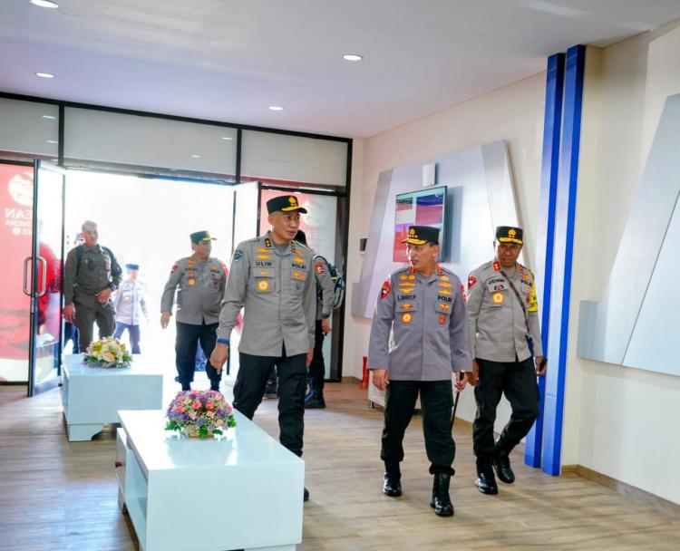 Cek 91 Command Center, Kapolri Tegaskan Siap Amankan KTT ASEAN di Labuan Bajo