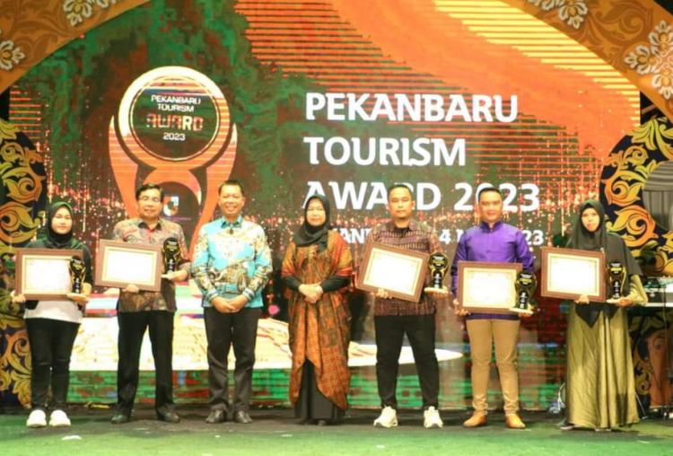 Ikut Berperan Majukan Sektor Pariwisata,PJ Wako Pekanbaru Apresiasi insan Pariwisata di Pekanbaru 