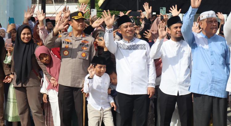 Polres Bengkalis Hadiri Pelepasan Calon Jemaah Haji Demi Berikan Kelancaran Keberangkatan 