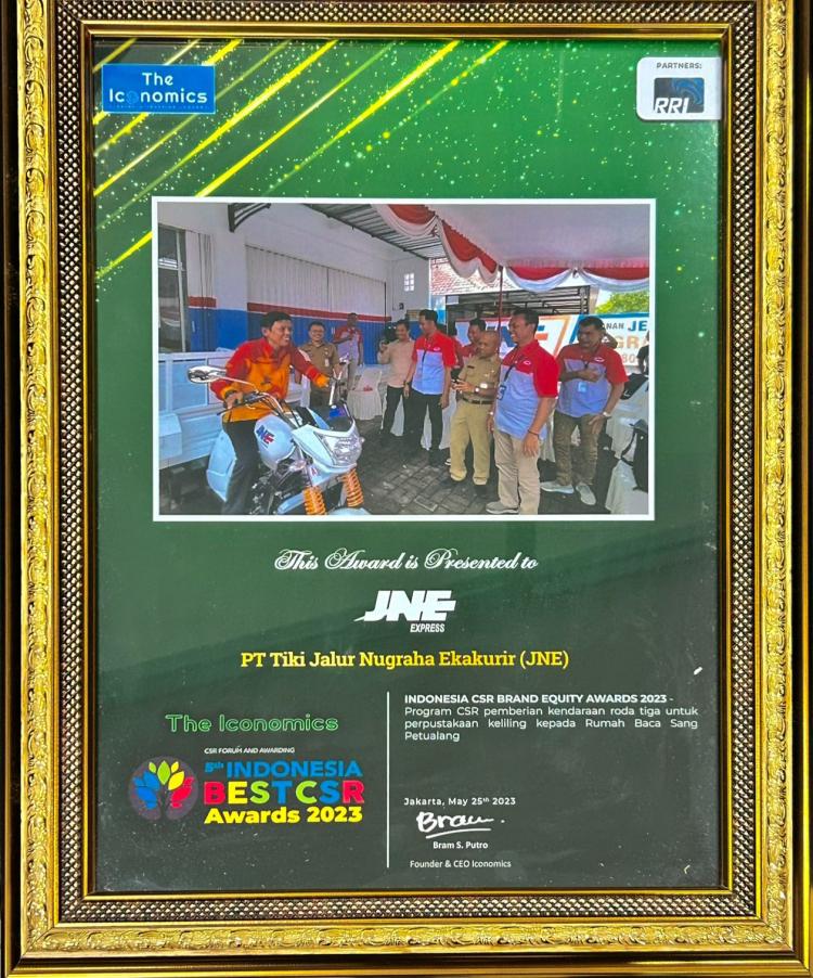 JNE Raih Penghargaan 5Th Indonesia CSR Brand Equity Award 2023 Kategori Courier Service Sector Indsustry