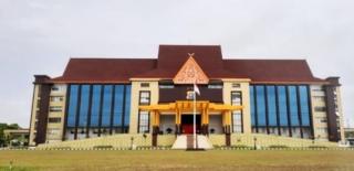 Kapolda Riau Disurati Pengacara