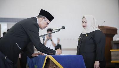 Bupati Kasmarni Lantik 94 Kepala Sekolah TK, SD dan SLTP