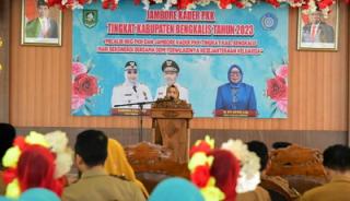 Bupati Kasmarni Minta Kader PKK Rangkul Masyarakat Dukung Program Pemerintah