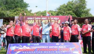 Bupati Kasmarni Berharap Turnamen Sepakbola Karang Taruna Cup II Bukit Batu, Sebagai Sarana Adu Bakat dan Prestasi