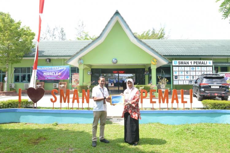 Dukung HUT ke-25 SMAN 1 Pemali, Alumni dan Siswa Apresiasi Program Kelas Beasiswa PT Timah Tbk