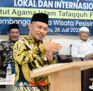 Bagus Santoso Gembleng Mahasiswa KKN Tafaquh Fiddin Dumai