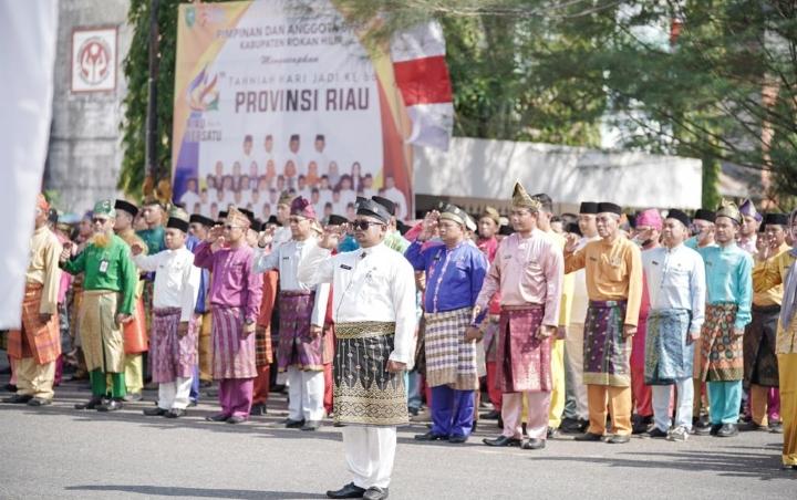 Dipimpin Bupati Rohil, Kabag Umum Samsuri Bertindak Sebagai Komandan Upacara HUT Riau ke-66