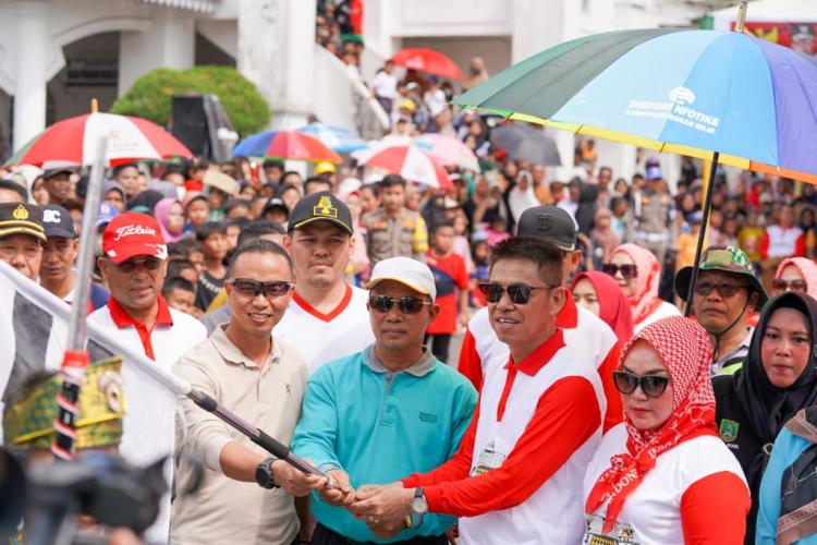Meriahkan HUT RI ke-78, Pemkab Rohil Laksanakan Pawai Karnaval di Bagansiapiapi