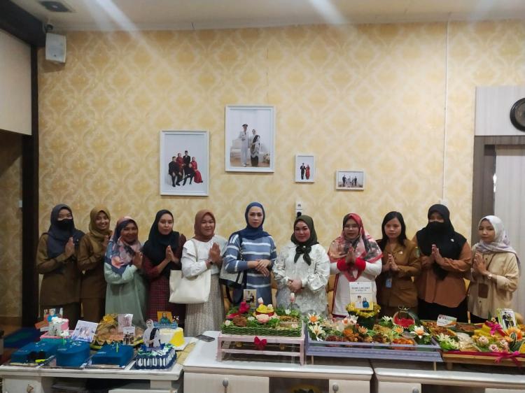 Sambut Hari Lahir ke 42, Sanimar Afrizal Gelar Syukuran Bersama Ibu PKK