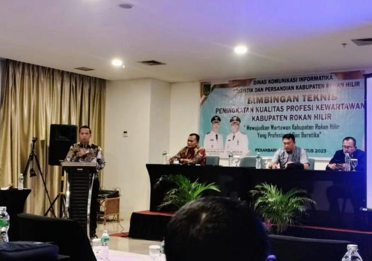 Diskominfotik Rohil Gelar Bimtek Wartawan di Pekanbaru