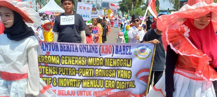 Anak-anak SD Binaan KBO Babel Ikut Karnaval HUT RI Gunakan Kastum Daur Ulang