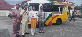 Bupati Afrizal Sintong Terima 1 Unit Mobil Pelayanan Disdukcapil dari Pemprov Riau
