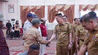 Bupati Rohil Gelar Temu Ramah Dengan Abang Becak dan Penarik Gerobak, Ini Tujuannya