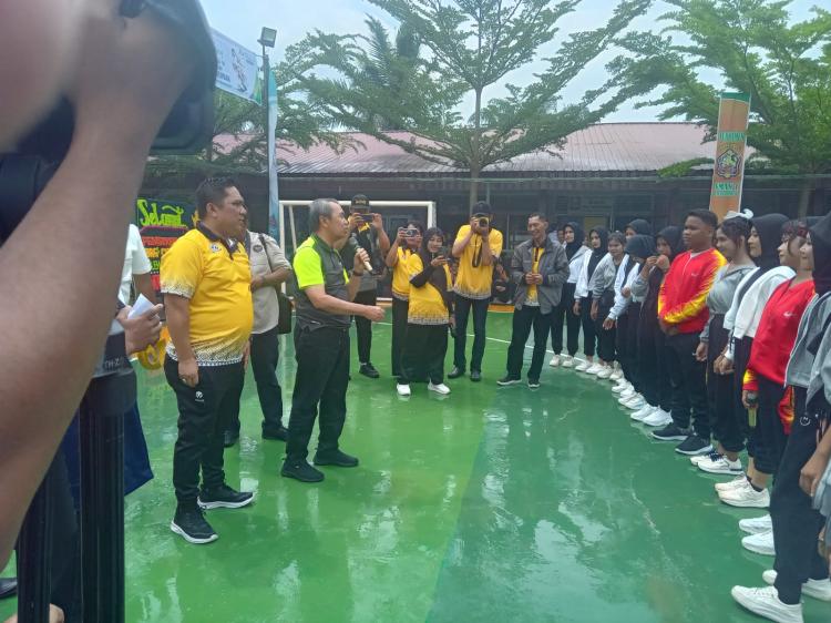Gubri Syamsuar Secara Resmi Buka Turnamen Futsal dan Voli SMAN 1 Bagan Sinembah Piala Gubernur 