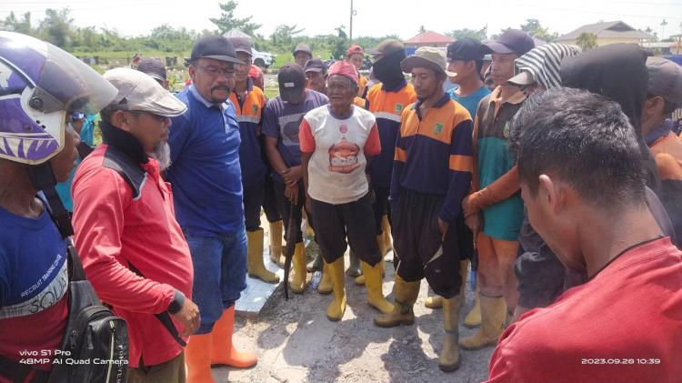 DLH Laksanakan Bakti Sosial Bersihkan Rumah Ibadah dan Kuburan, Sambut HUT Rohil ke-24