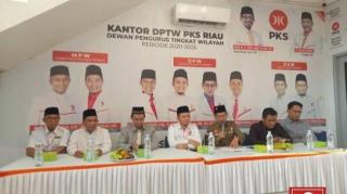 Konferensi Pers di Markaz Dakwah PKS Pekanbaru, Partai PKS Menduga ada Upaya Pengambilalihan Posisi Ketua DPRD Bengkalis