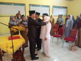 Camat Simpang Kanan Lantik Pjs Penghulu Kota Parit dan Sekcam