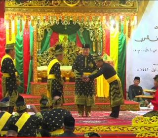 Datuk Seri Jaya Perkasa Setia Negeri di Anugerahkan LAM Riau kepada Kapolda Riau