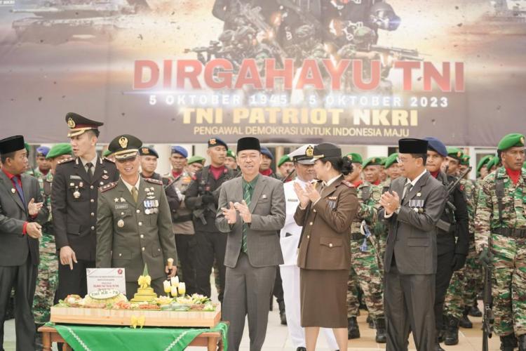 Dandim 0321 Rohil jadi Inspektur Upacara HUT TNI ke-78 di Hadiri Bupati Afrizal Sintong