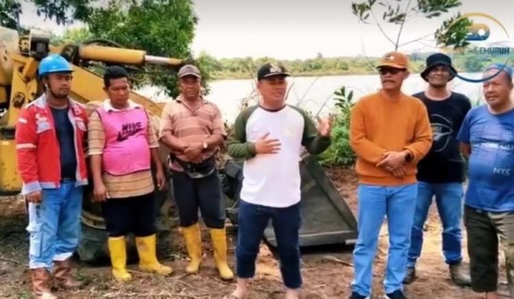 PT Timah Tbk Ikut Goro Bersama Masyarakat Desa Gemuruh Dukung Pembangunan Destinasi Wisata