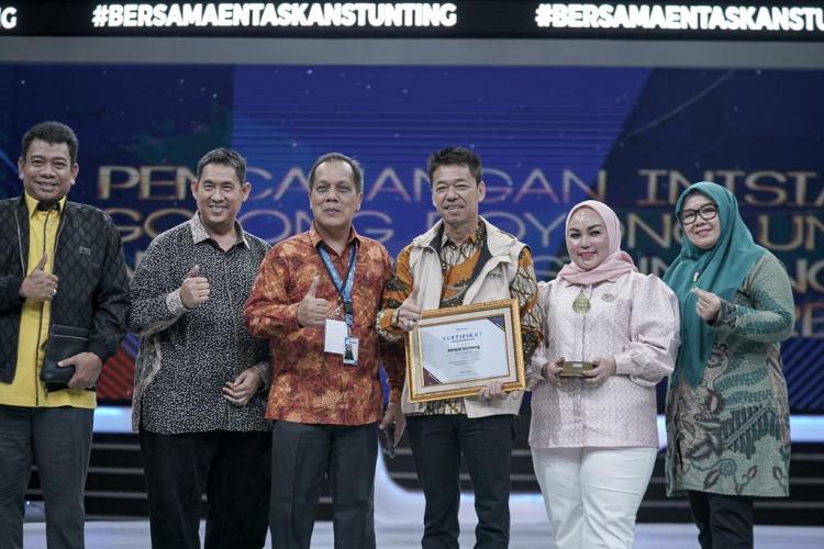 Dihadiri Wapres, Bupati Rohil Terima Penghargaan Penanganan Stunting dan Kemiskinan Ekstrem