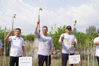Dukung Program Kementerian BUMN, PT Timah Tbk Tanam Ribuan Mangrove di Wilayah Operasional Perusahaan