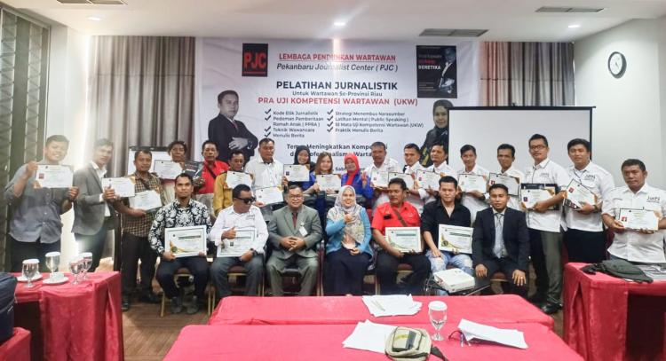 Meski Telah Diserbu Peserta dari 10 Provinsi, Pendaftaran Pelatihan Jurnalistik Online Masih Dibuka