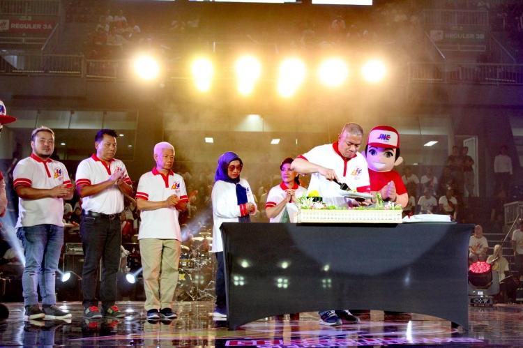 JNE 33 Tahun Gelorakan Gasss Terus Semangatnya