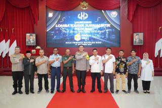 Beritaan Pesan Damai, Kapolda Riau Launching Pelombaan Karya Jurnalistik