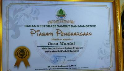 Pemcam Bantan Wujudkan Penangkalan Abrasi di Pesisir Pulau, Desa Muntai Terima Penghargaan dari BRGM