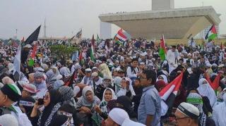 Kawasan Silang Monas Dipenuhi Massa 212