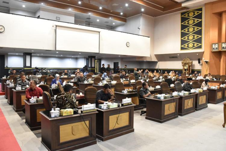 Optimalkan Pengelolaan Pajak dan Retribusi Daerah, DPRD Pekanbaru Gelar Paripurna  