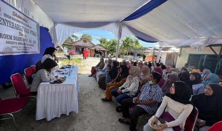 Laksanakan Penyebarluasan Perda, Anggota DPRD Pekanbaru Gelar Sosialisasi di Kecamatan Limapuluh