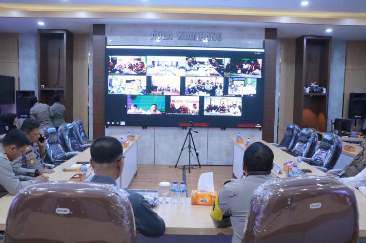 Bimtek Kepada Petugas di TPS, Sekdako Pekanbaru Bersama Kapolresta Pimpin Rapat Secara Zoom Meeting