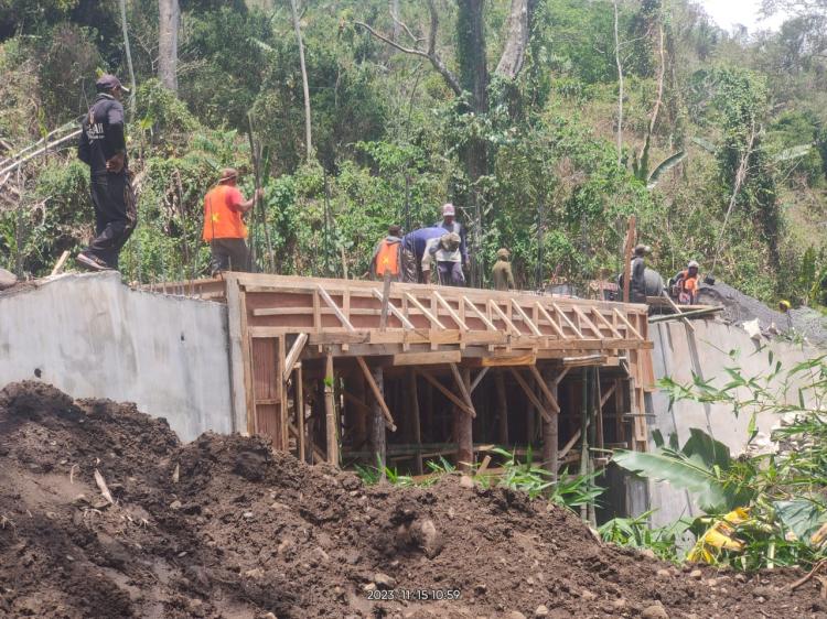 Proyek Pembangunan Jembatan Lebakharjo Menelan Anggaran Miliaran Rupiah, Pengawas Tidak Berada Dilokasi
