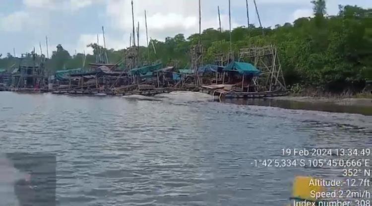 Kembali Beraktifitas, Siapa Dalang Dibalik Tambang Ilegal di Perairan Batu Hitam?