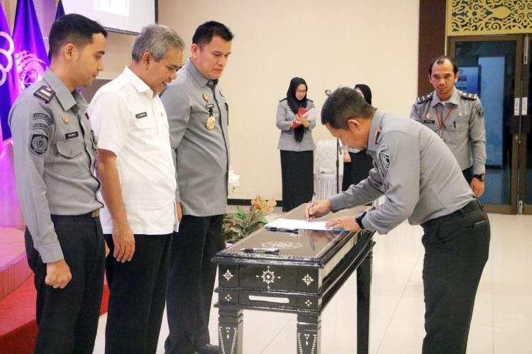 Wujudkan Pelayanan Publik Berbasis HAM, Lapas Bangkalis Ikut Pencanangan dan Penandatangan Komitmen Bersama P2HAM