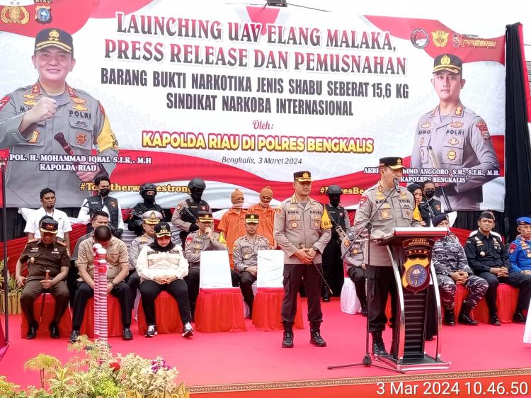 Kapolda Riau Pimpin Pemusnahan Sabu ±15,6 Kg Merupakan Jaringan Internasional